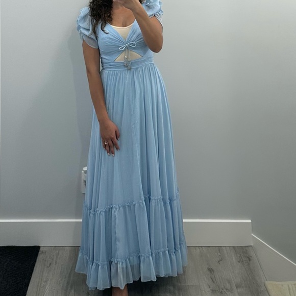 Mac Duggal RUFFLE TIERED METALLIC RUCHED SHOULDER DRESS - Picture 5 of 5